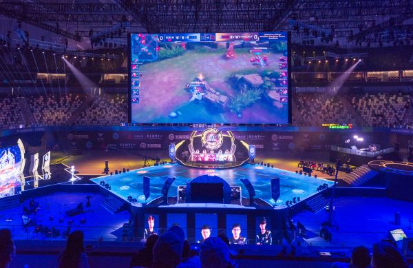 现不尽如人 现不尽如人